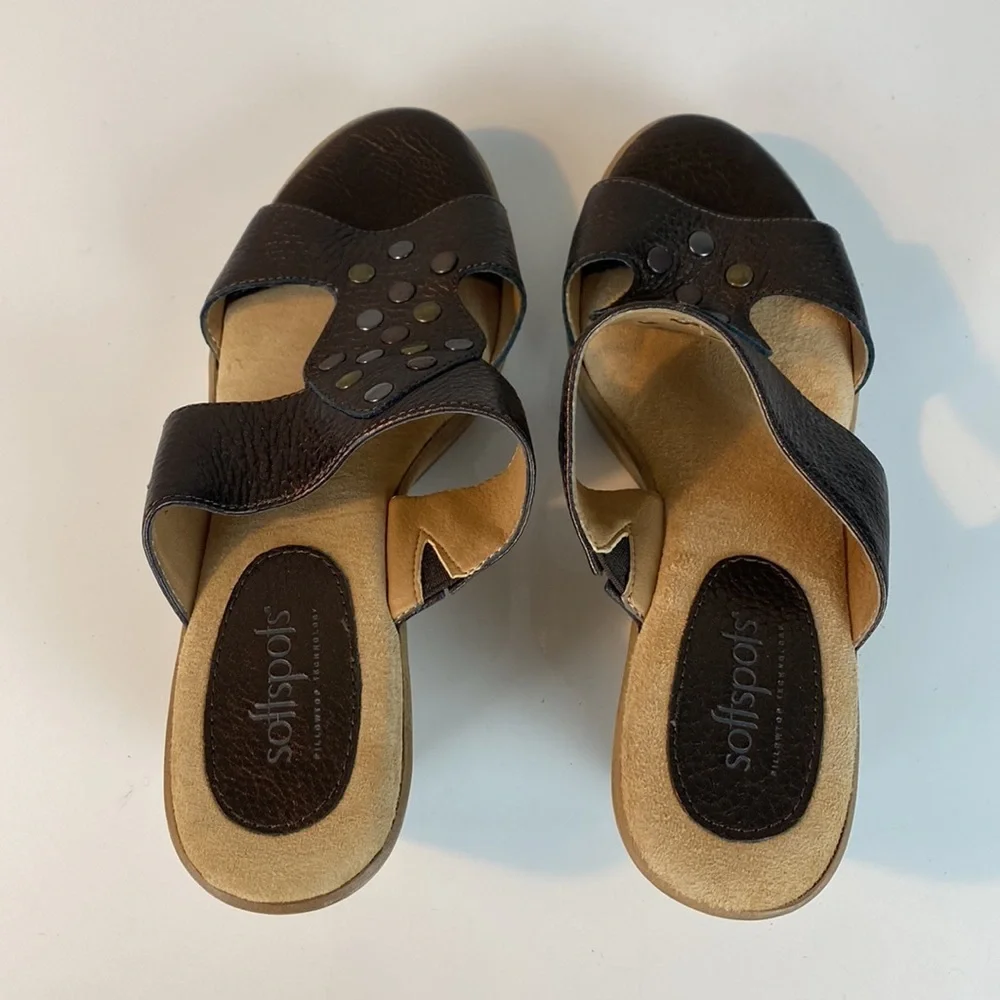 Softspots Bronze Leather Wedge Sandals Size 7.5 W